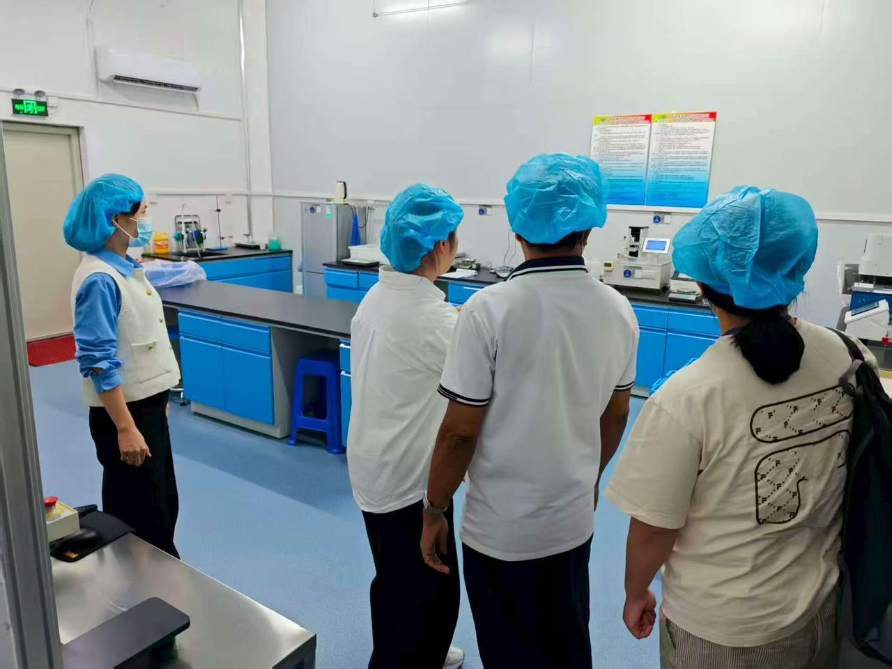 Quality inspection visit in a sanitary product laboratory
